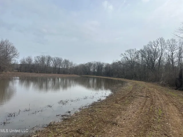 $2,820,000 | 3104 Booger Bottom Creek, West, MS 39192