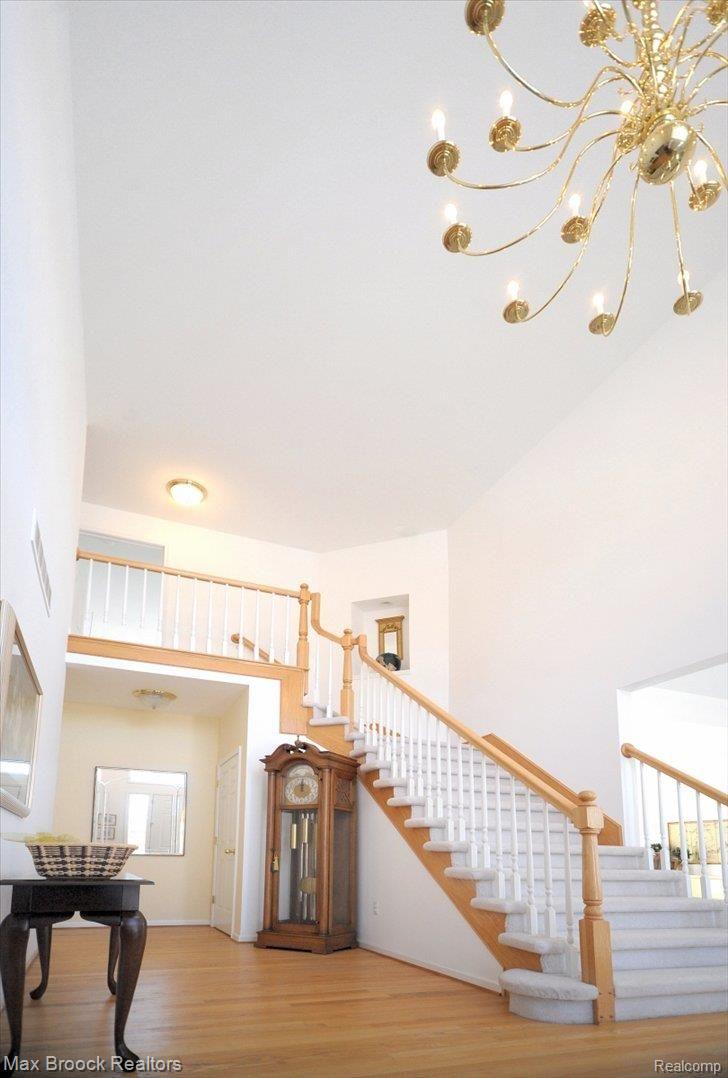 60622 Balmoral Way Rochester, MI 48306 - Photo 2 of 25 2 Story Foyer
