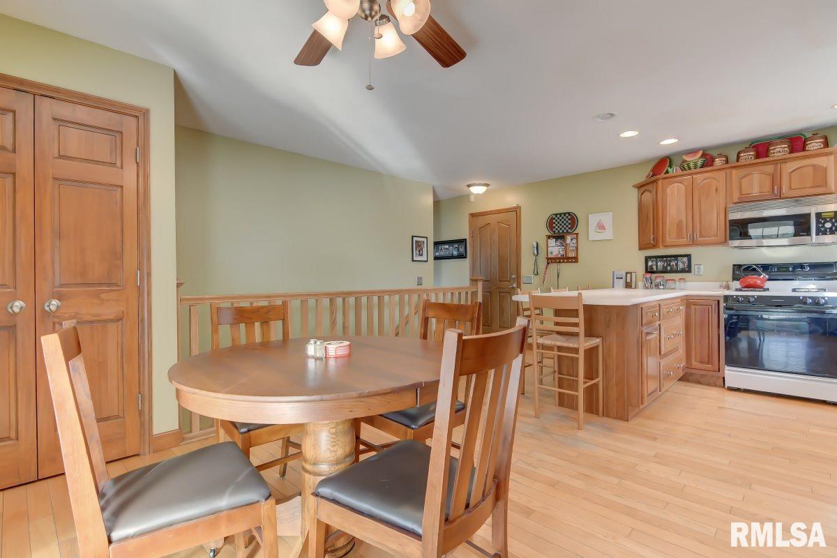2608 Delaware Drive Springfield, IL 62702 - Photo 9 of 30