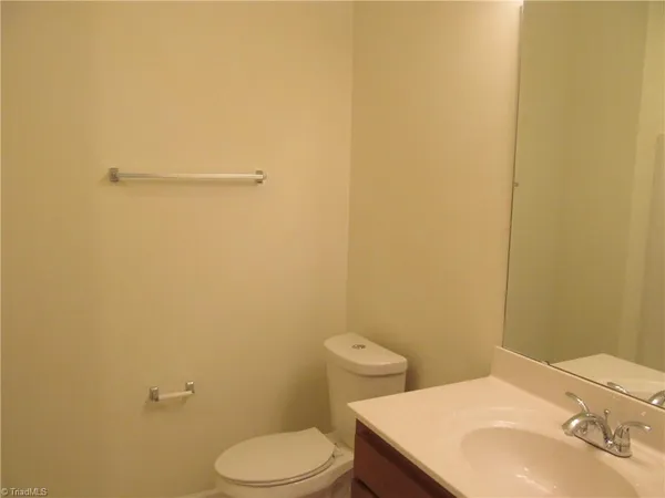 $1,395 | 2606 Pennoak Lane, Unit F, Greensboro, NC 27407