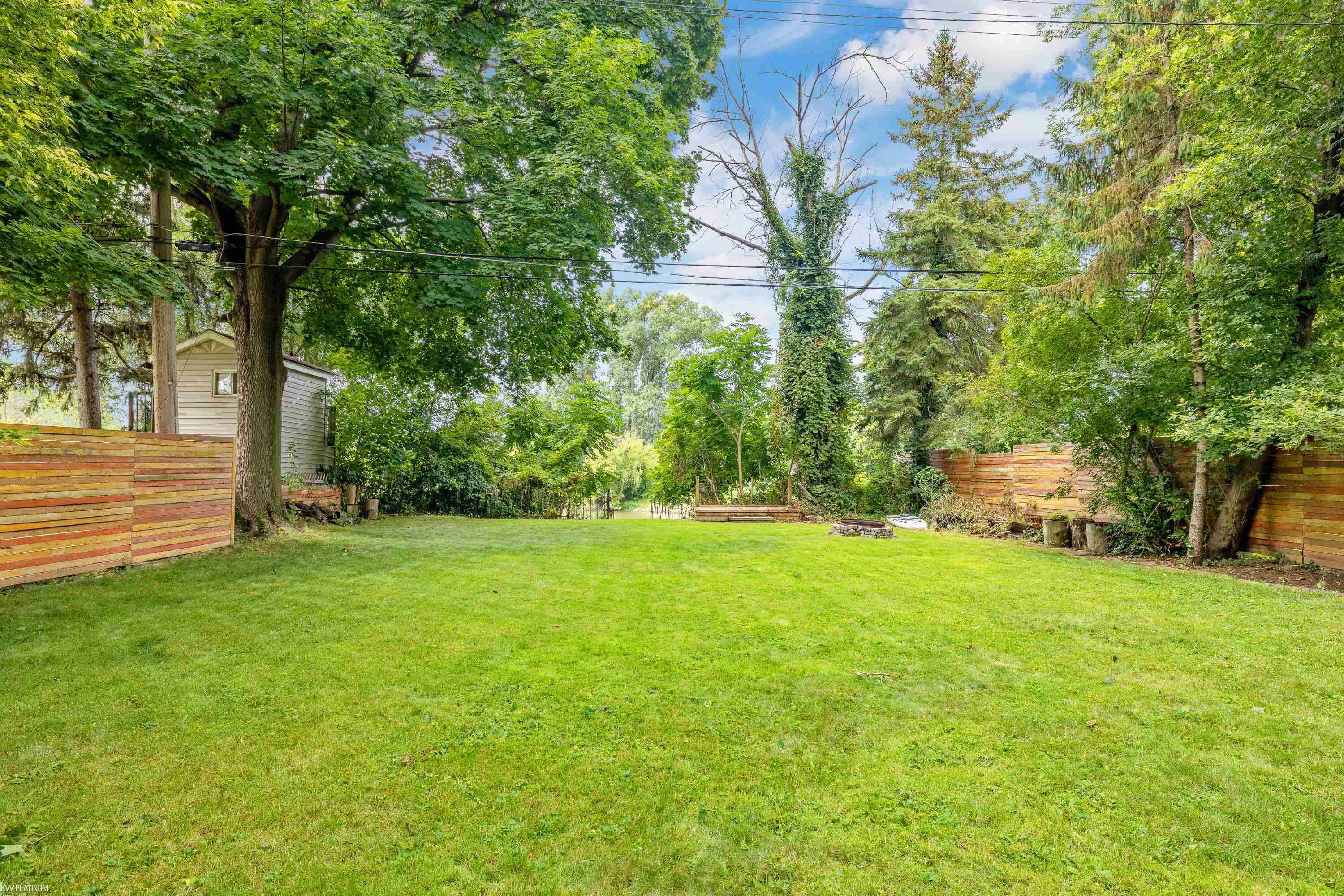 104 Riverside Drive Mount Clemens, MI 48043 - Photo 39 of 47 50187978-a44b489a-aee8-490e-a2b1-5bf6d5abcf66.JPG