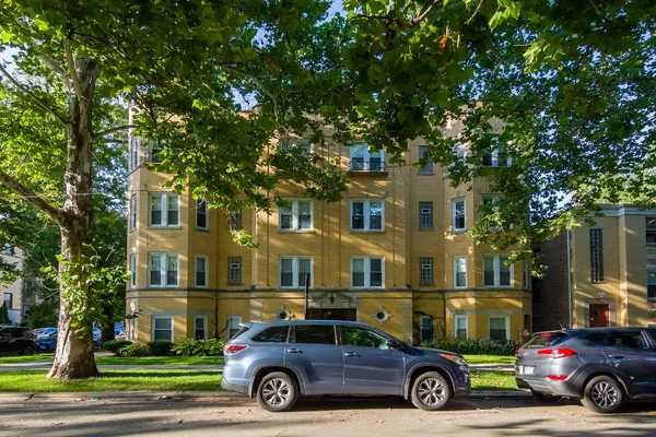 $1,600 | 6501 North Claremont Avenue, Unit 2, Chicago, IL 60645