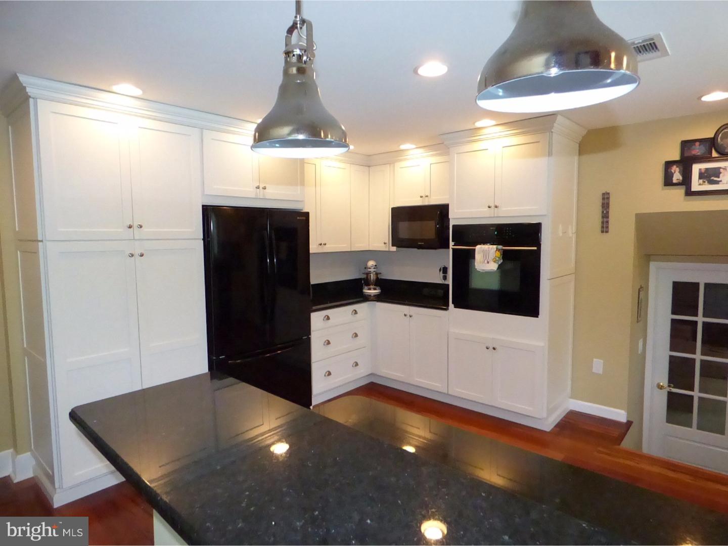 20 Autumn Road Churchville, PA 18966 - Photo 11 of 25 Kitchen