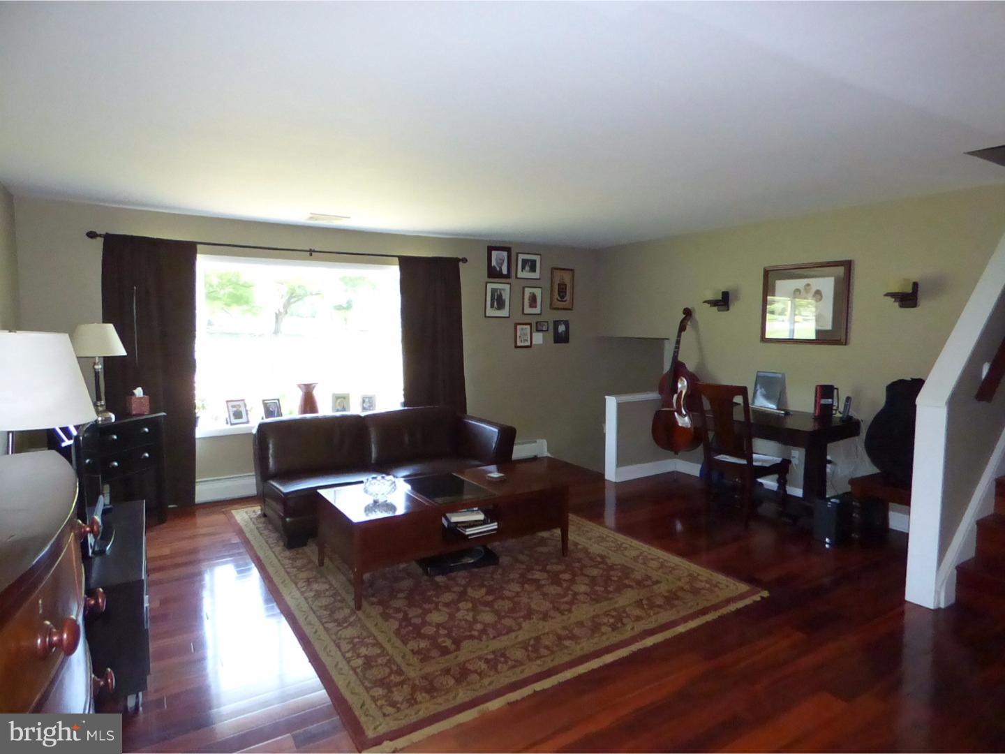 20 Autumn Road Churchville, PA 18966 - Photo 7 of 25 Living Room