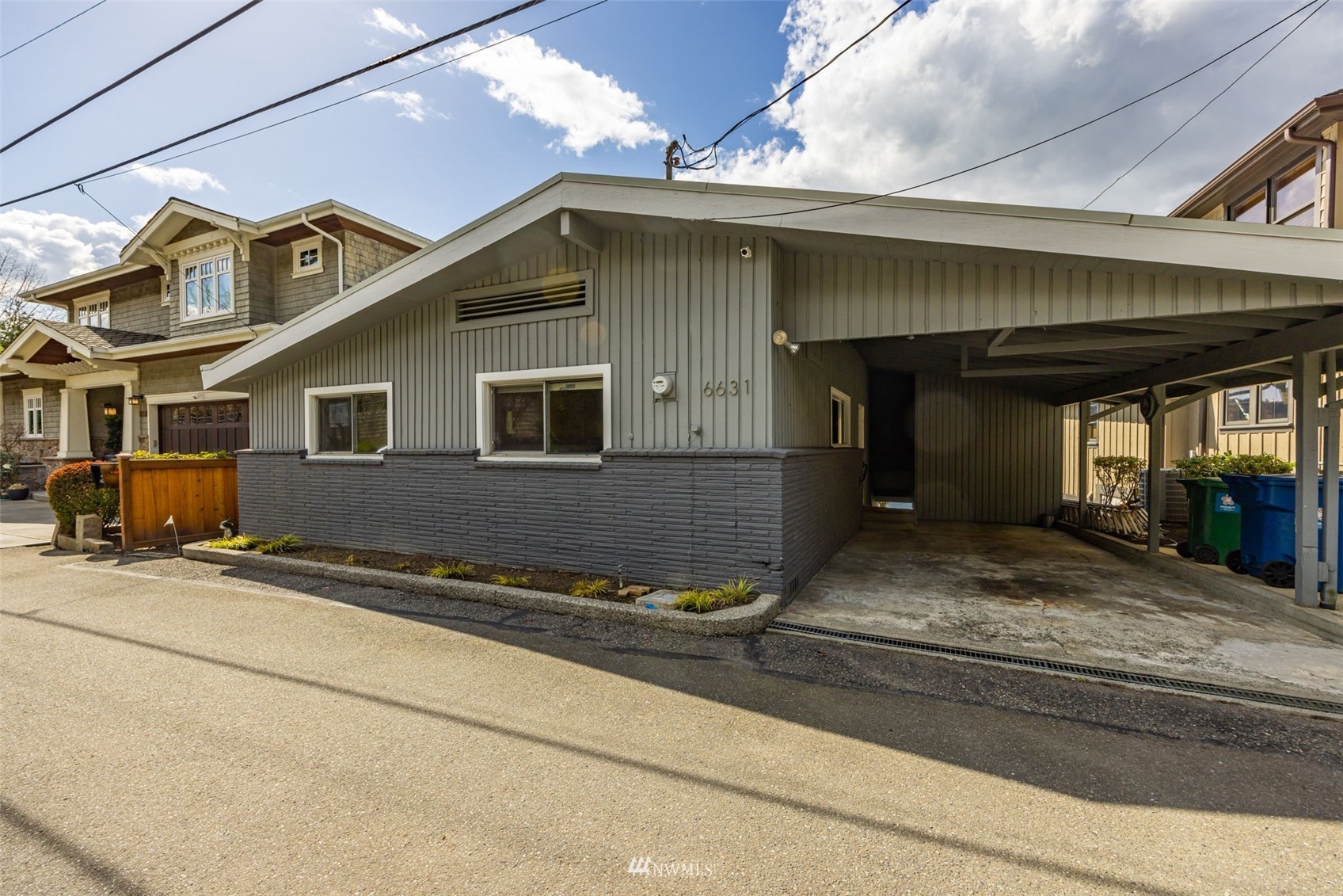 6631 Ripley Ln S East Renton, WA 98056 - Photo 26 of 34 a front view of a house