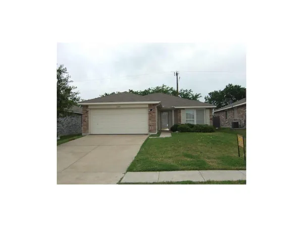 a view of house and outdoor space