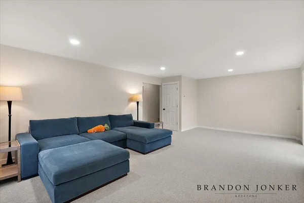 $640,000 | 9095 76th Street Southeast, Alto, MI 49302