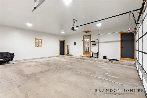 $640,000 | 9095 76th Street Southeast, Alto, MI 49302