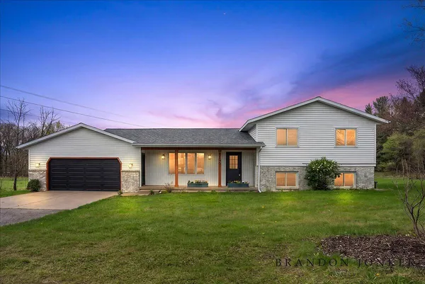 $640,000 | 9095 76th Street Southeast, Alto, MI 49302
