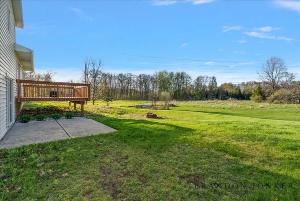 $640,000 | 9095 76th Street Southeast, Alto, MI 49302