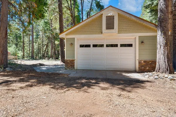 $800,000 | 740 Hideaway Loop, Alta, CA 95701