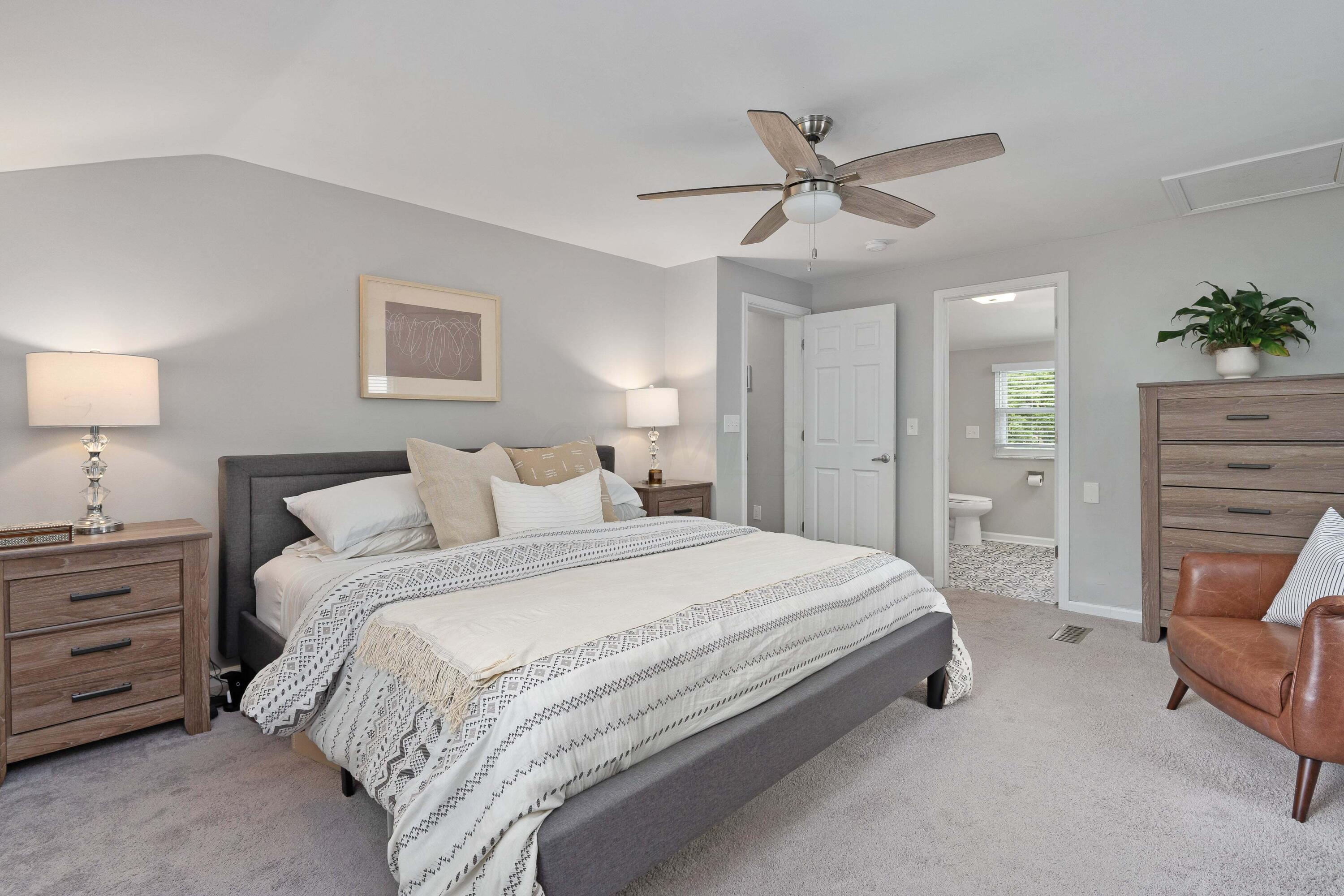 2651 Brandon Road Columbus, OH 43221 - Photo 22 of 42 Primary Suite