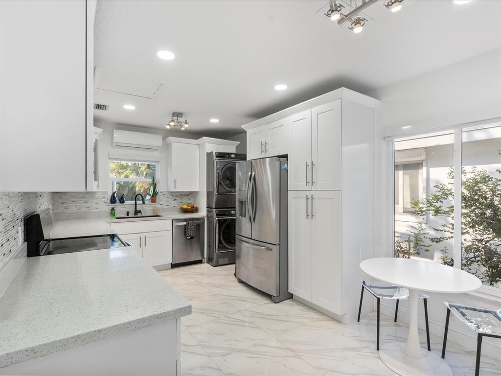 9232 Harding Avenue Surfside, FL 33154 - Photo 10 of 24