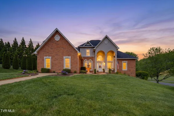 $990,000 | 1 Honeysuckle Court, Johnson City, TN 37615