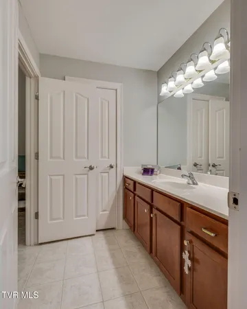 $990,000 | 1 Honeysuckle Court, Johnson City, TN 37615