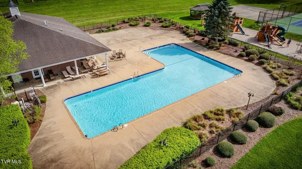 $990,000 | 1 Honeysuckle Court, Johnson City, TN 37615