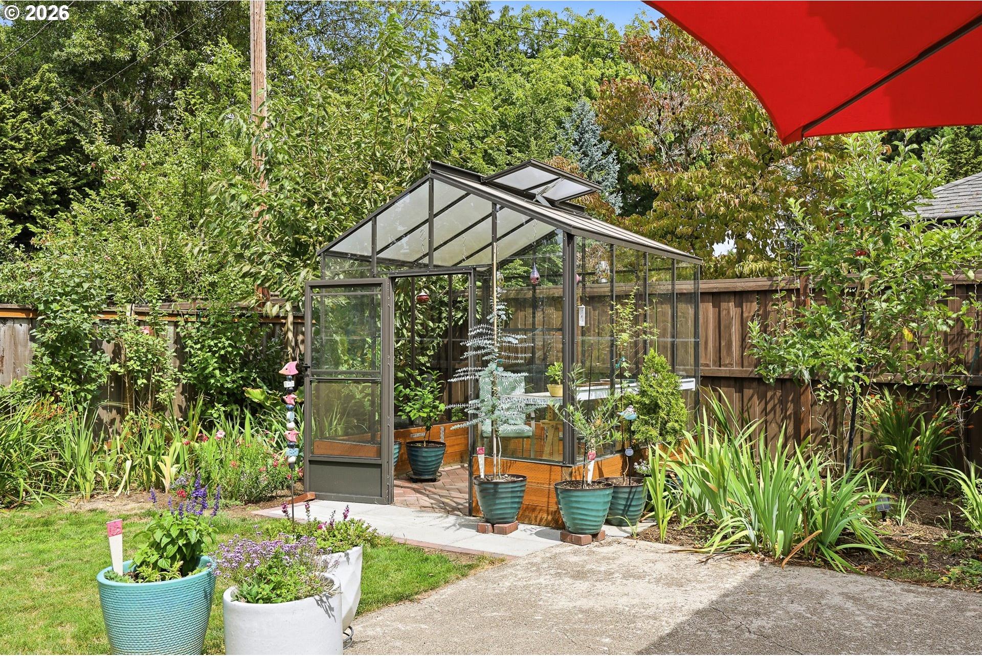 595 Dartmoor Drive Eugene, OR 97401 - Photo 34 of 45 Gallery Image 34