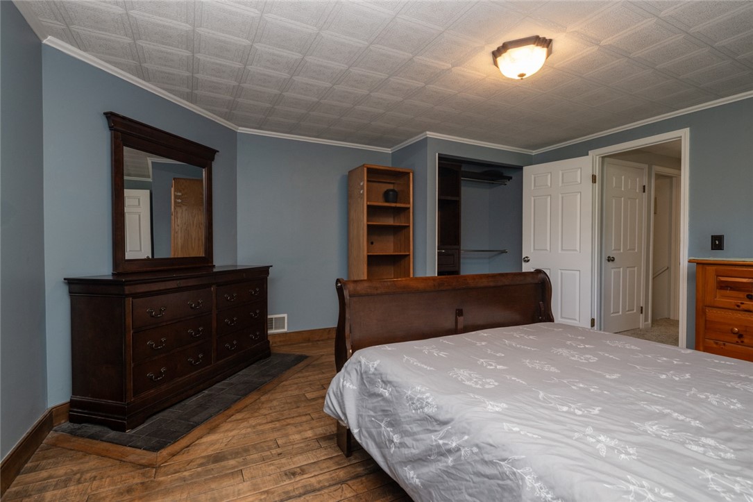 962 Martin Road Henrietta, NY 14586 - Photo 27 of 50 2nd floor bedroom