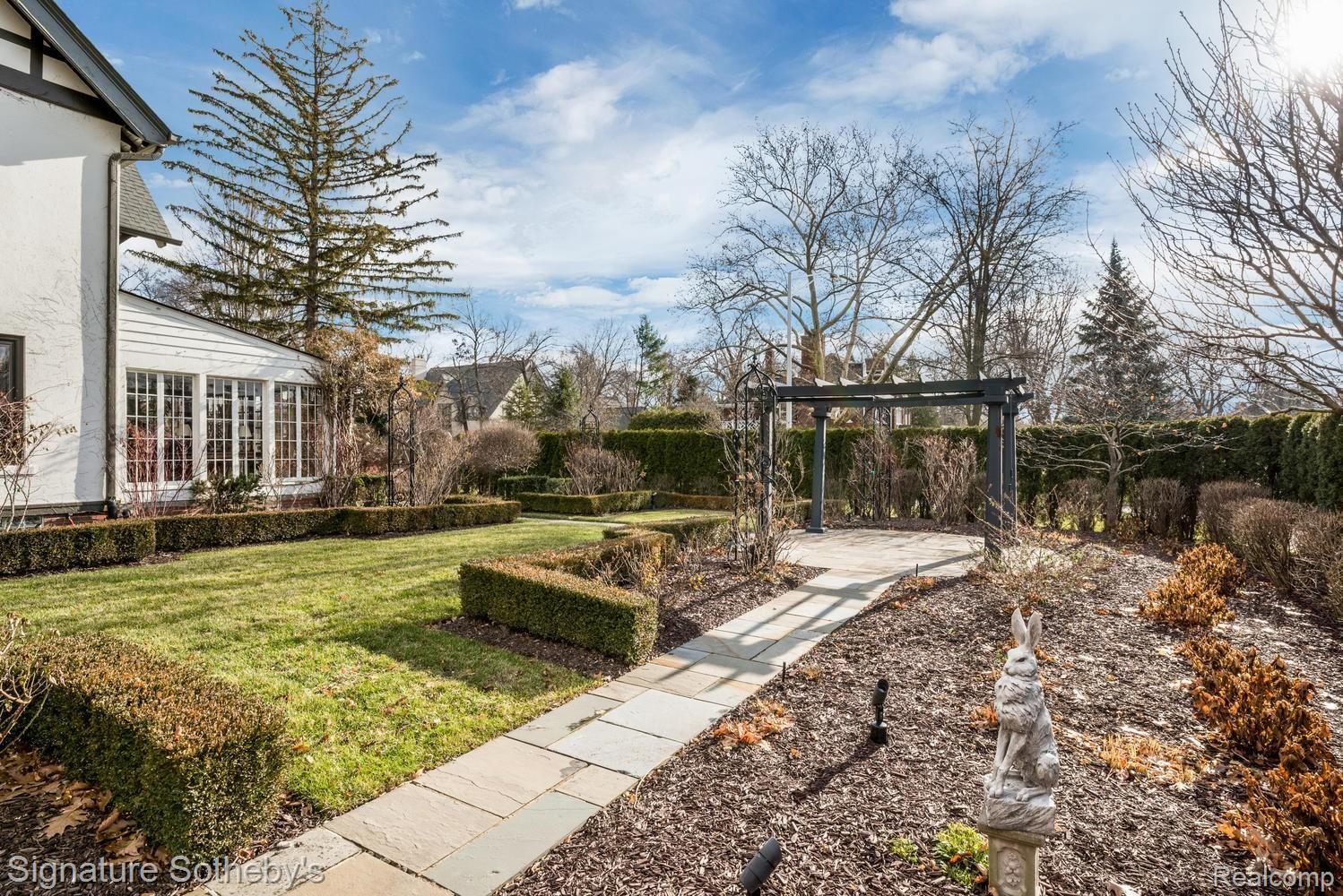 1022 Bishop Road Grosse Pointe, MI 48230 - Photo 64 of 88 1022 Bishop Rd Grosse Pointe-large-064-002-1022 Bishop Rd Grosse Pointe-1499x1000-72dpi.jpg