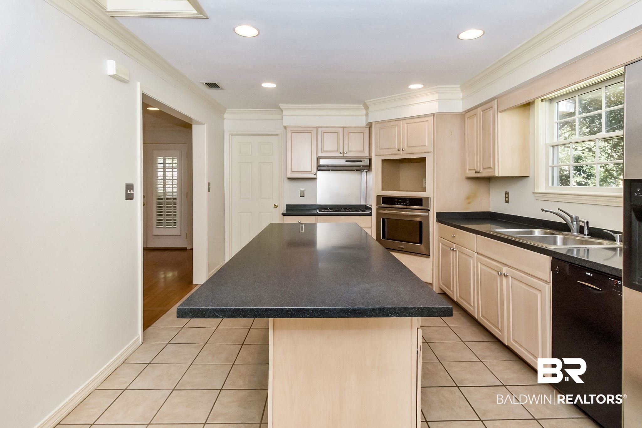 8 South Hathaway Road Mobile, AL 36608 - Photo 11 of 44