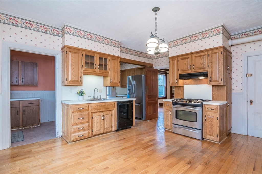 101 Hampden Road East Longmeadow, MA 01028 - Photo 19 of 41