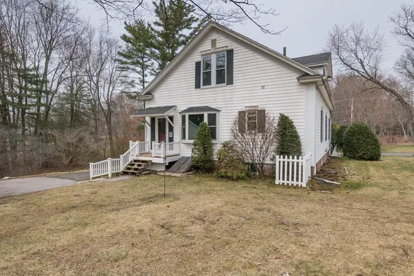 $545,000 | 101 Hampden Road, East Longmeadow, MA 01028