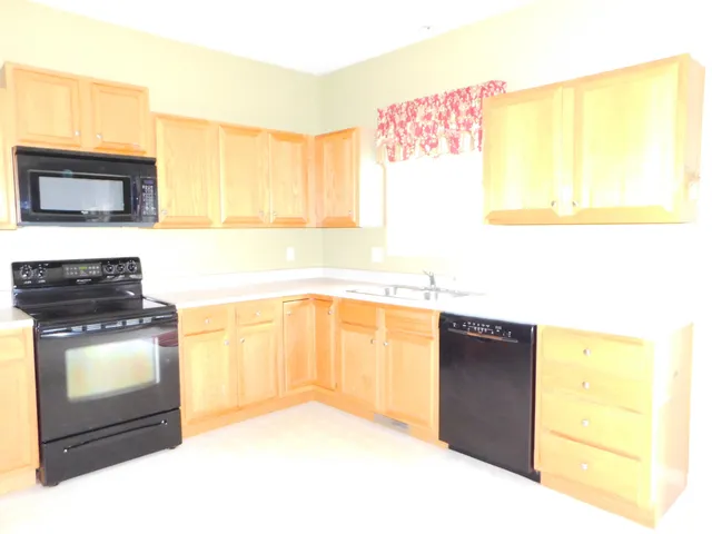 $339,900 | 60909 Woodland Drive, Dowagiac, MI 49047