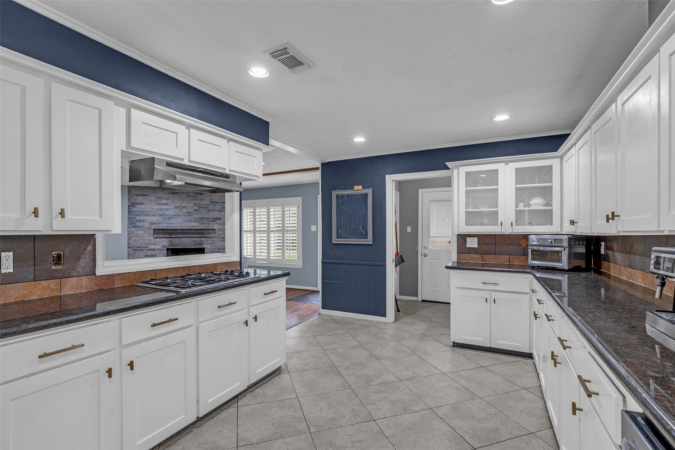 947 Thornton Road Houston, TX 77018 - Photo 11 of 34