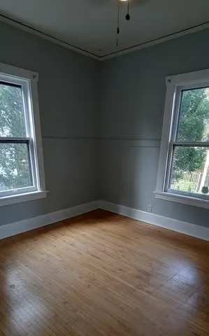 $2,550 | 440 South Street, Elgin, IL 60123