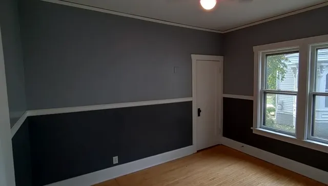 $2,550 | 440 South Street, Elgin, IL 60123