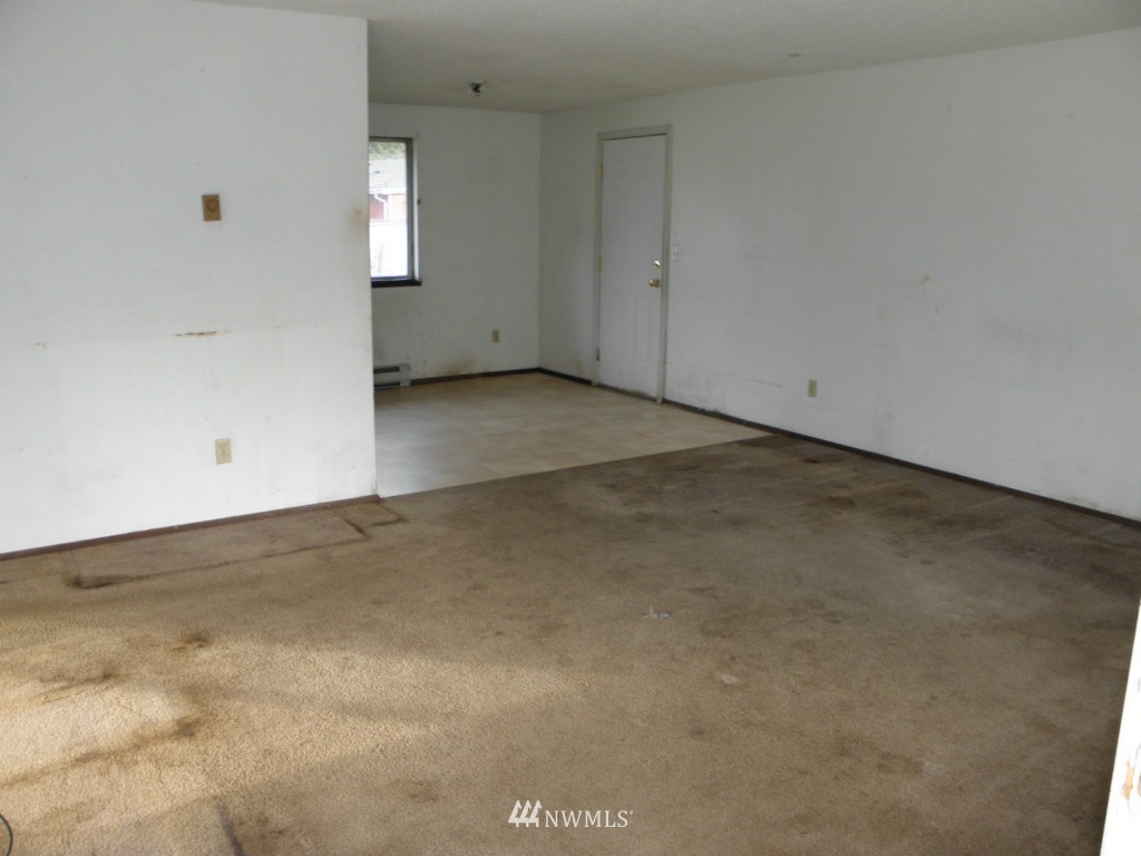8040 176th Avenue Southwest Rochester, WA 98579 - Photo 4 of 9