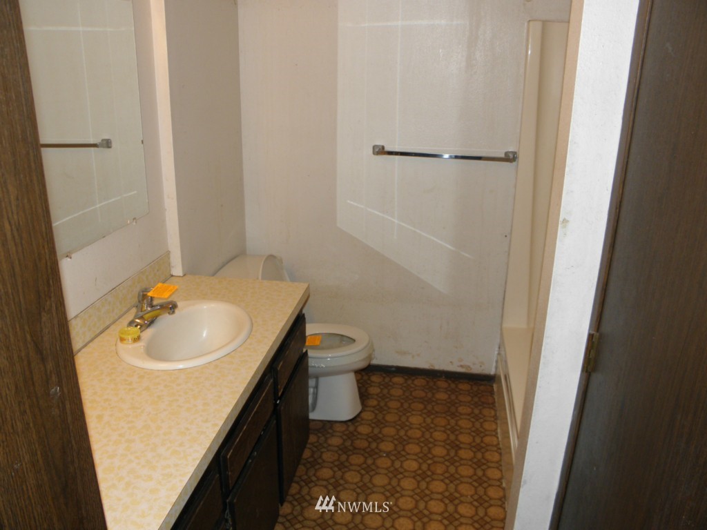 8040 176th Avenue Southwest Rochester, WA 98579 - Photo 6 of 9