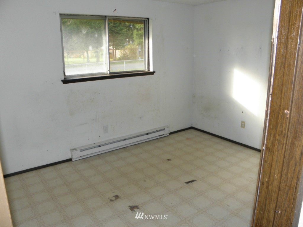 8040 176th Avenue Southwest Rochester, WA 98579 - Photo 8 of 9