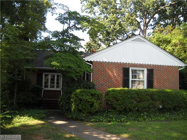 634 Colonial Drive High Point, NC 27262 - Photo 1 of 16 Exterior Front.