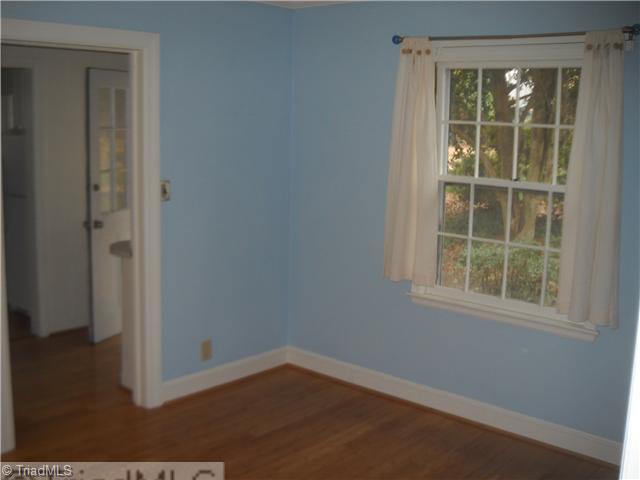 634 Colonial Drive High Point, NC 27262 - Photo 12 of 16 2nd Bedroom.