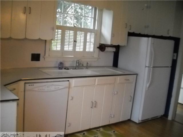 634 Colonial Drive High Point, NC 27262 - Photo 5 of 16 Kitchen. Kitchen with upgraded dishwasher and new oven/range