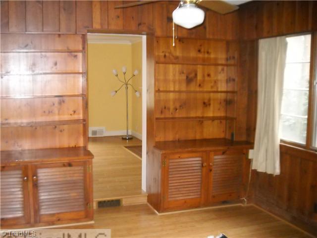634 Colonial Drive High Point, NC 27262 - Photo 7 of 16 Den/Family/Great Room. Additional view of the third bedroom/ office/ den.