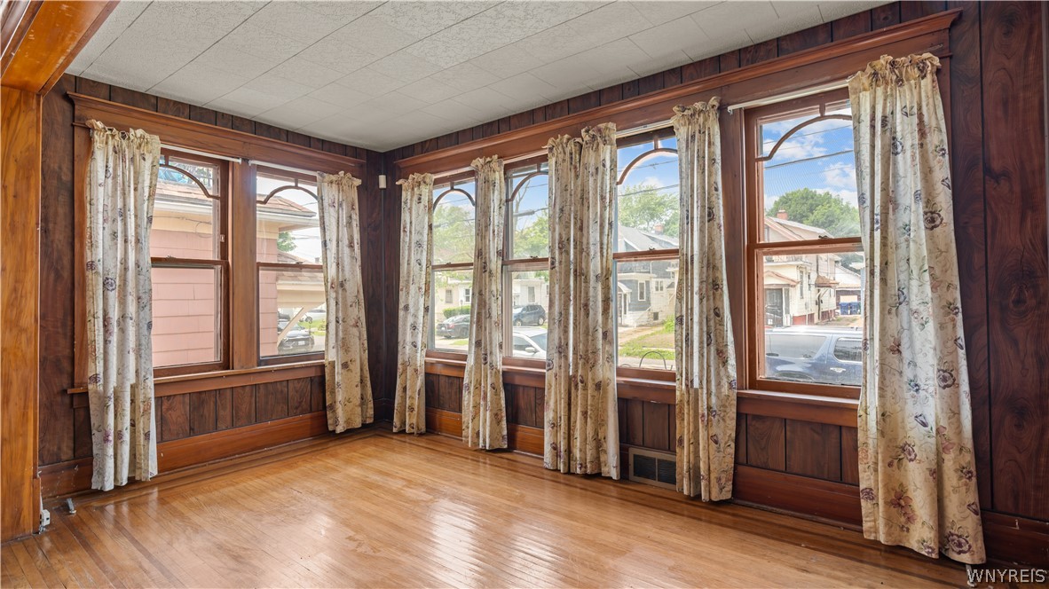 247 Rounds Avenue Buffalo, NY 14215 - Photo 7 of 37 Natural light