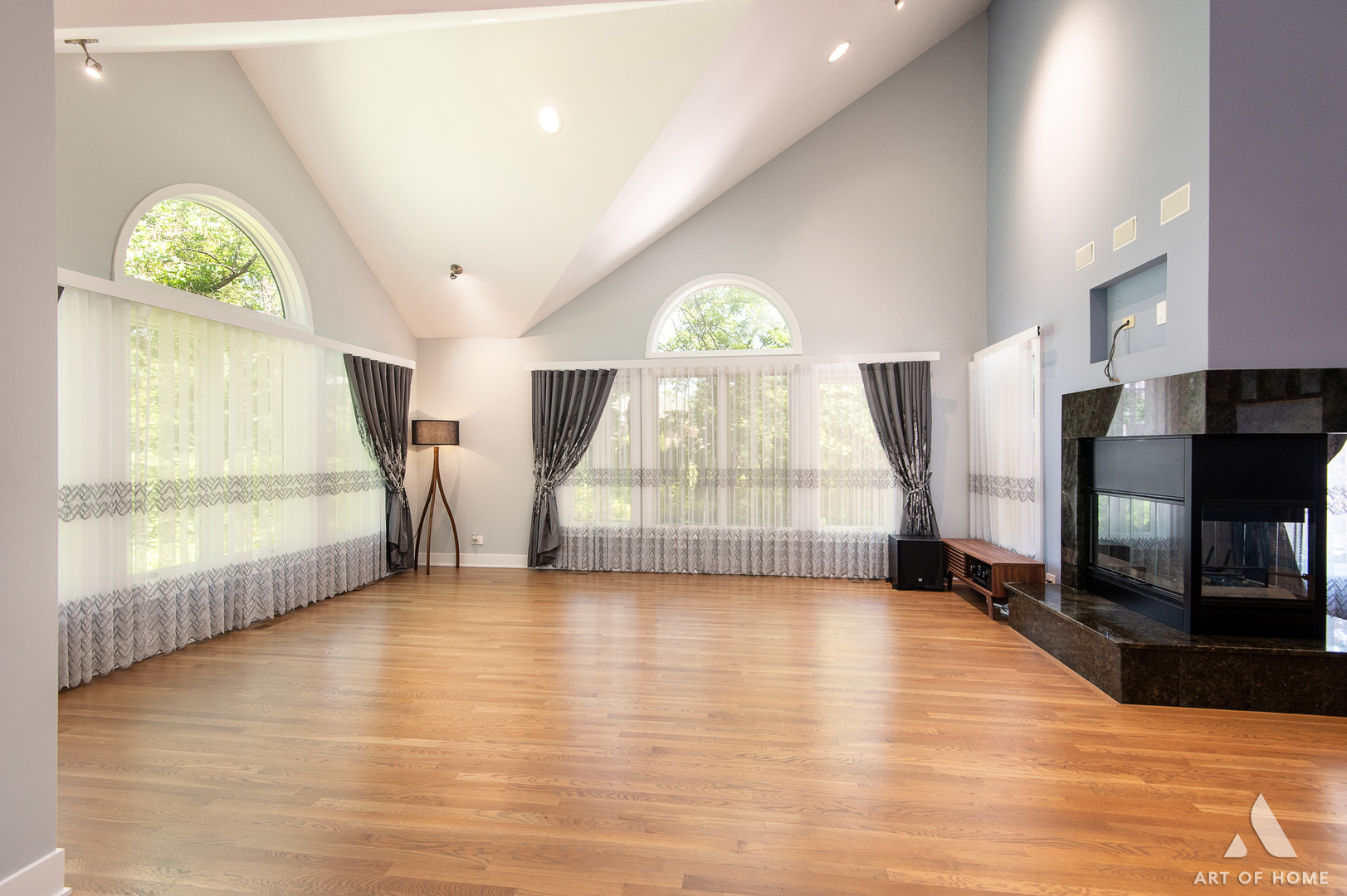 113 Oak Ridge Drive East Burr Ridge, IL 60527 - Photo 8 of 47 Gallery Image 8