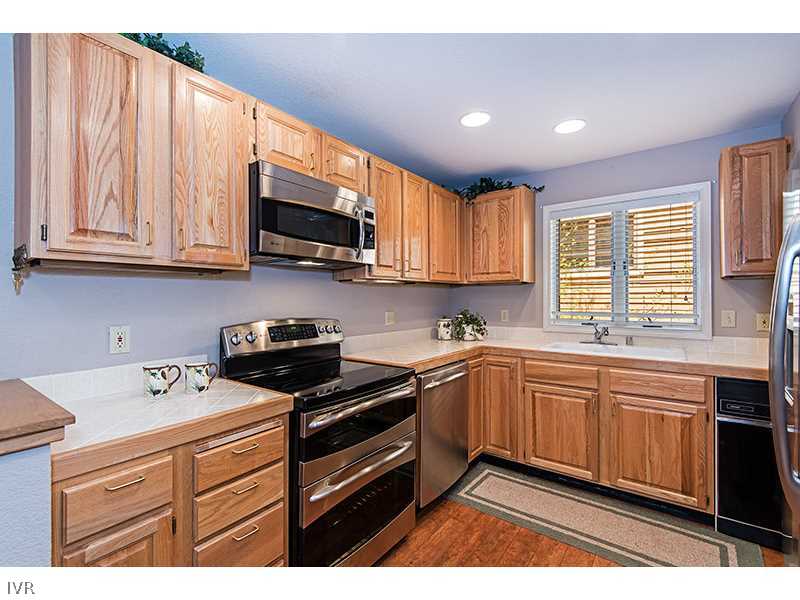 947 Incline Way, Unit 184 Incline Village, NV 89451 - Photo 5 of 13 Kitchen.