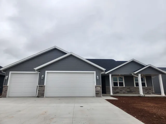 $414,900 | 2017 Red Fox Lane, Kaukauna, WI 54130