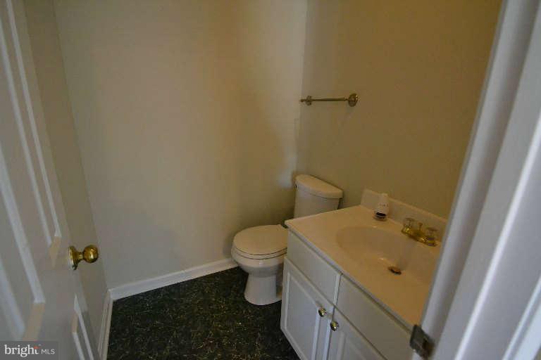 294 Huntersridge Road Winchester, VA 22602 - Photo 14 of 30 Bath