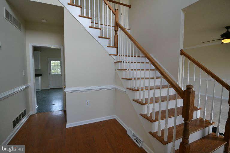 294 Huntersridge Road Winchester, VA 22602 - Photo 3 of 30 Interior (General)