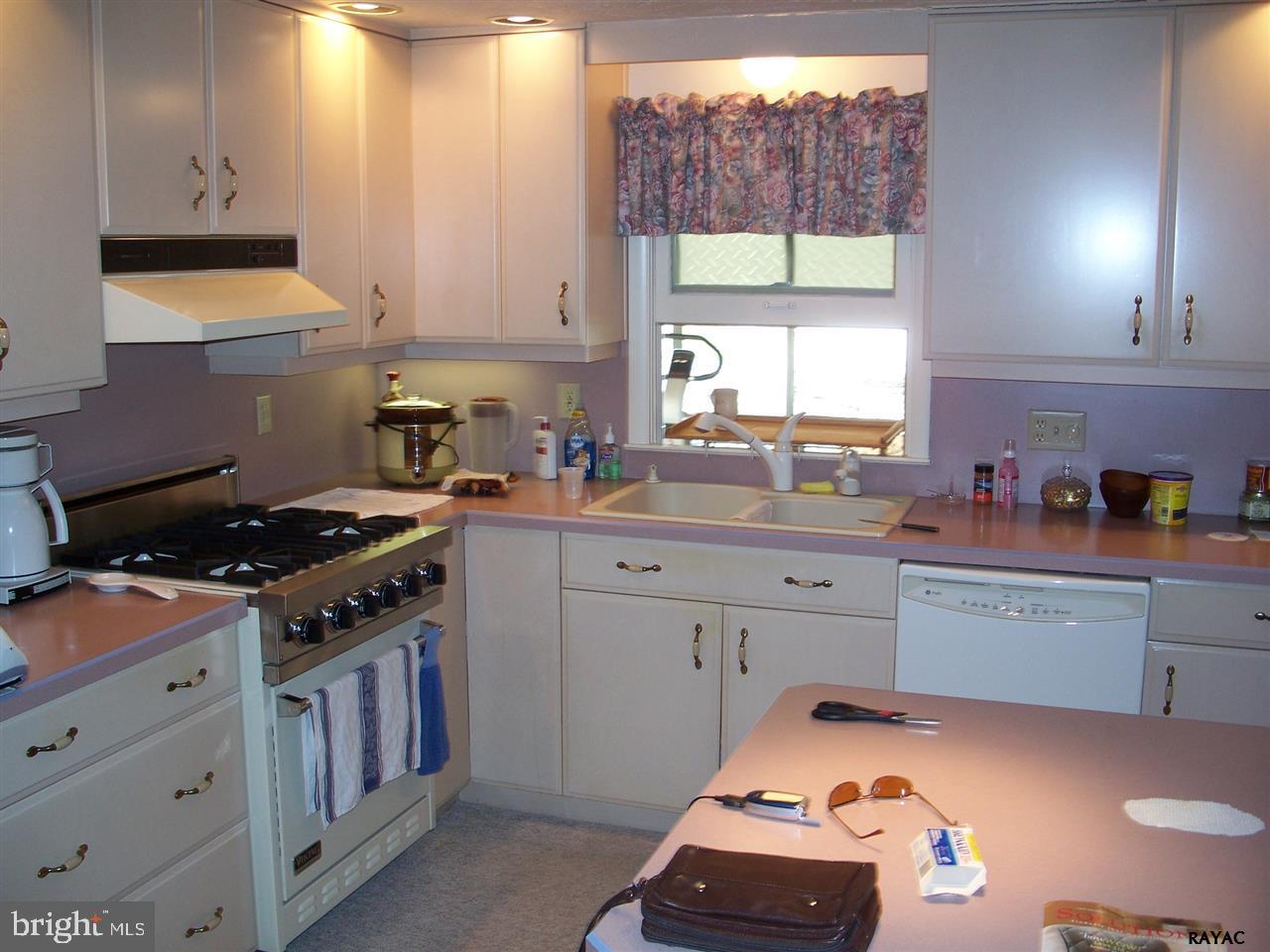 5044 East Prospect Road York, PA 17406 - Photo 7 of 29 Gallery Image 7