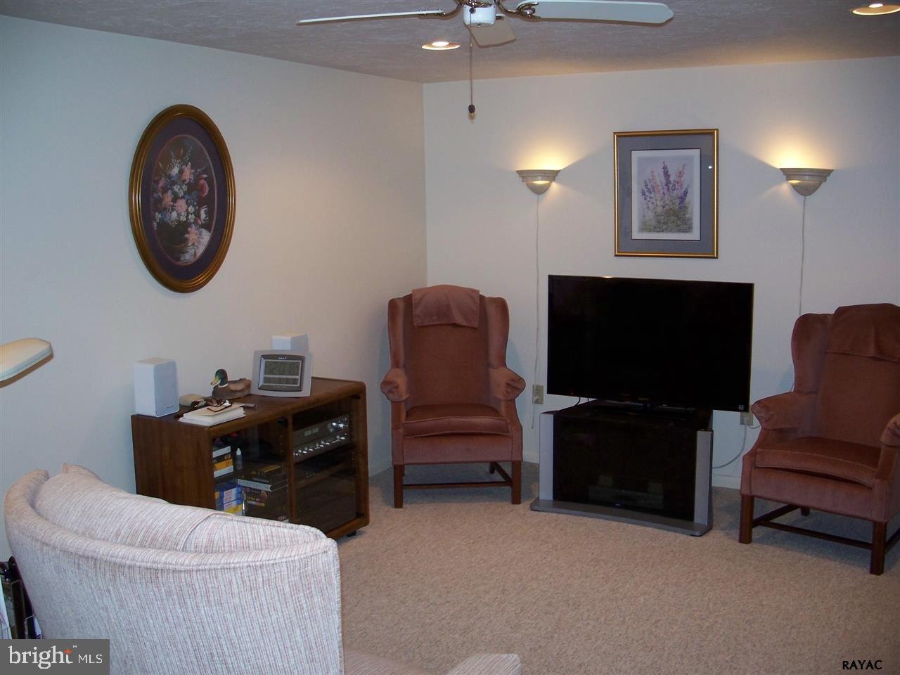 5044 East Prospect Road York, PA 17406 - Photo 8 of 29 Gallery Image 8