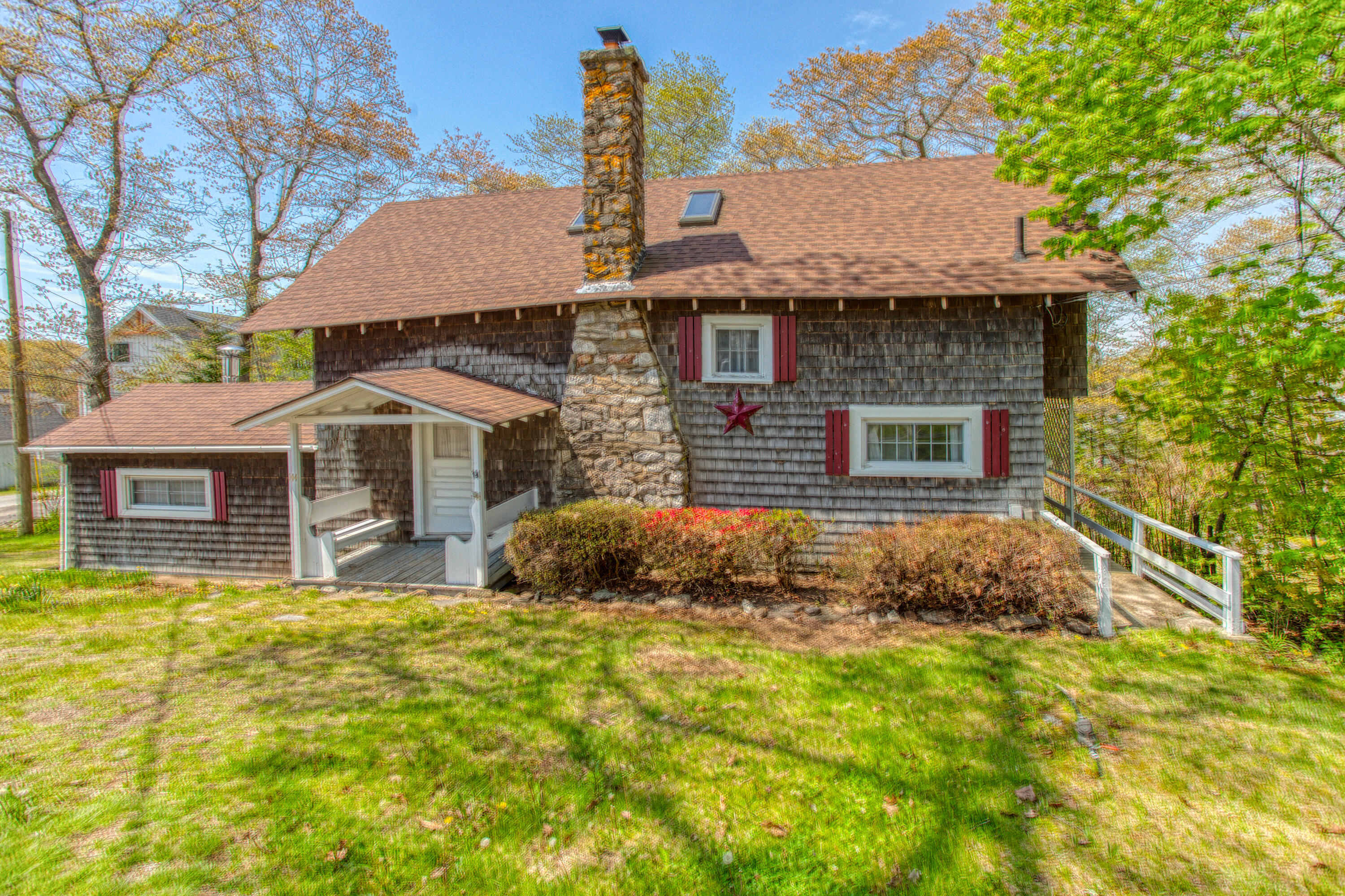 14 Summit Road Boothbay Harbor, ME 04538 - Photo 1 of 39 Front view from street