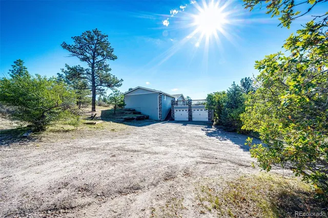 a picture of a counter top space