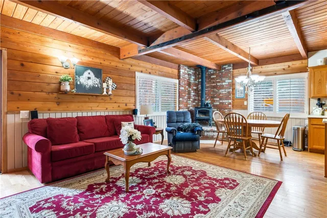 a view of a livingroom with furniture
