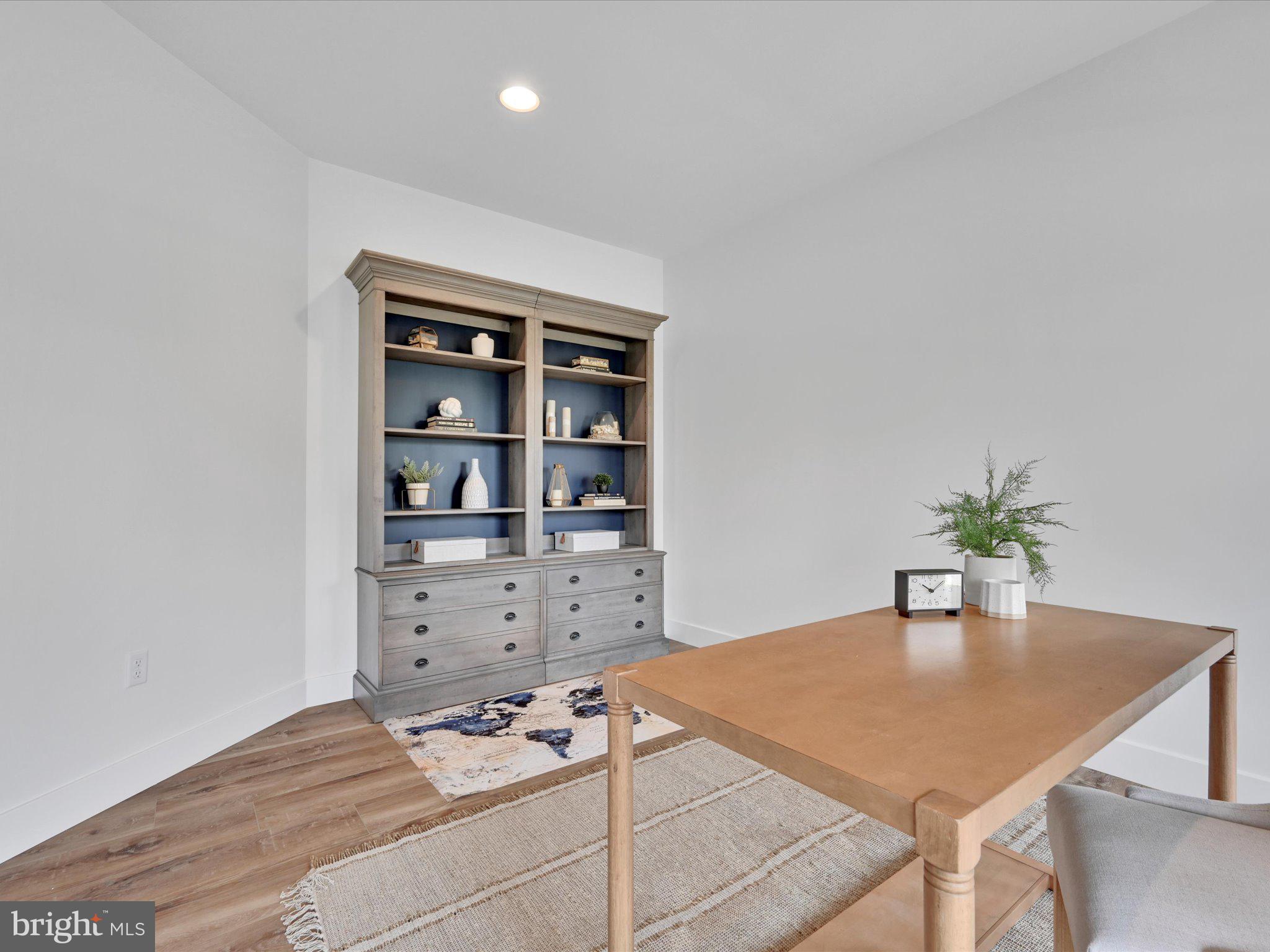 335 Royal Hunt Way Lititz, PA 17543 - Photo 12 of 49 a dining room with table and chair