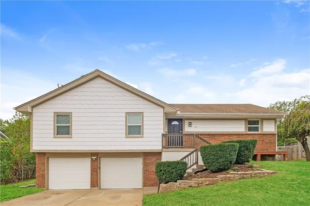 $2,085 | 11704 Bristol Avenue, Kansas City, MO 64134